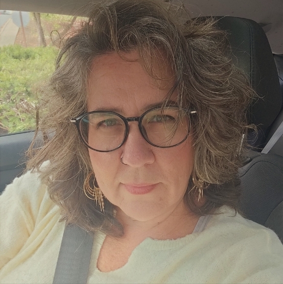 Meet your Posher, Annette - Picture 2 of 5